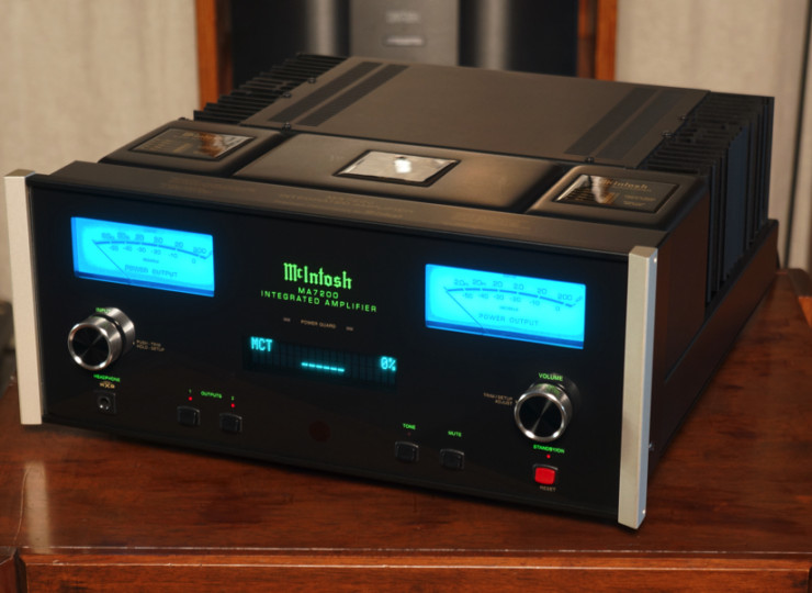 【美品】McIntosh MA7200 マッキントッシュ プリメインアンプ 200W+200W/2,4,8Ω / DSD256,DXD384対応USBデジタル入力対応 @R09259 R09259